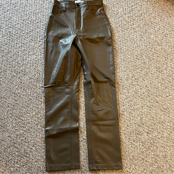Abercrombie & Fitch High Rise 90s Straight Vegan Leather Pant women’s 27/4 long - Picture 1 of 5